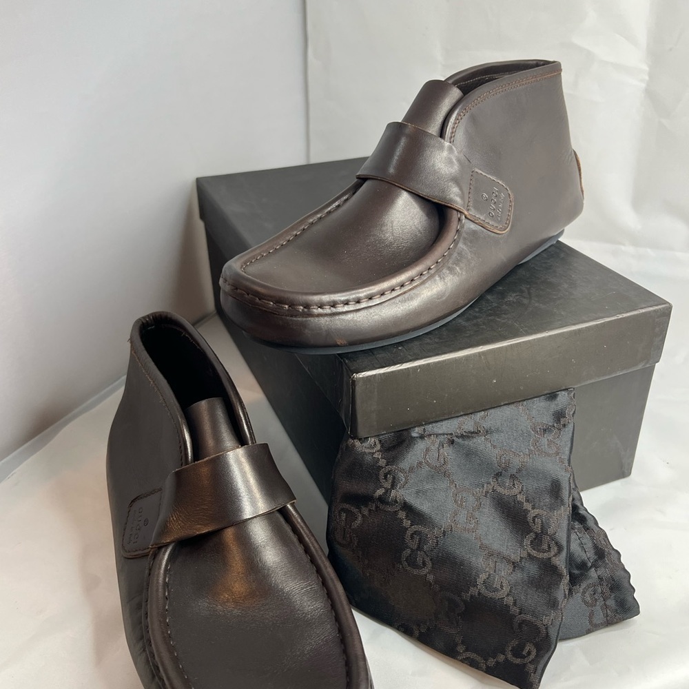 GUCCI
Leather Whipstitch Trim Loafers - Picture 2 of 13